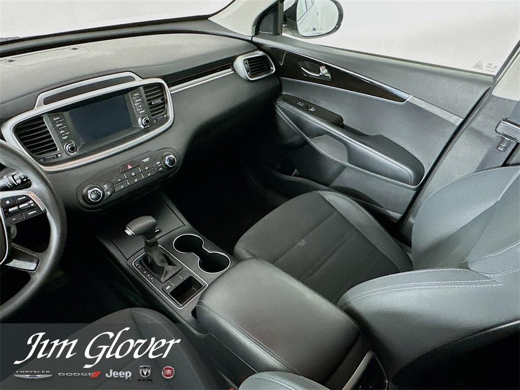 used 2020 Kia Sorento car, priced at $22,044
