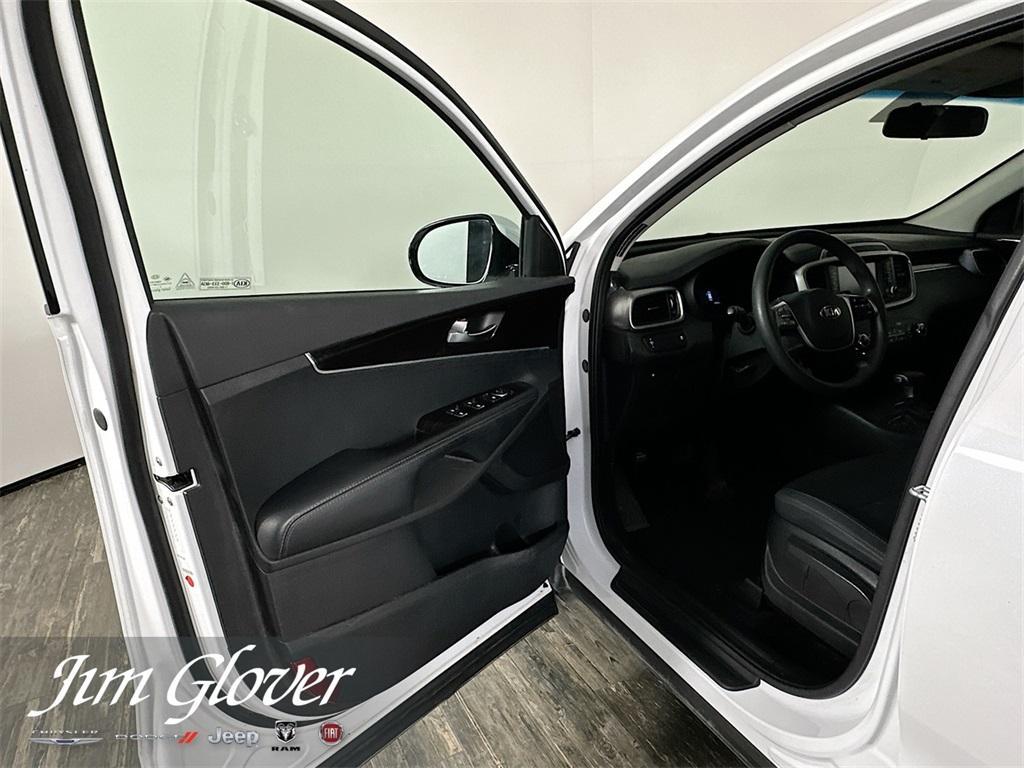 used 2020 Kia Sorento car, priced at $22,044