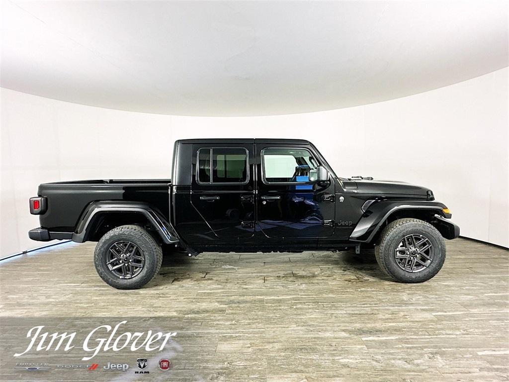 new 2025 Jeep Gladiator car, priced at $43,035