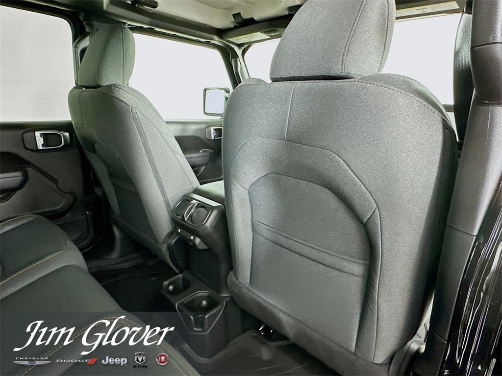 new 2025 Jeep Gladiator car, priced at $43,035