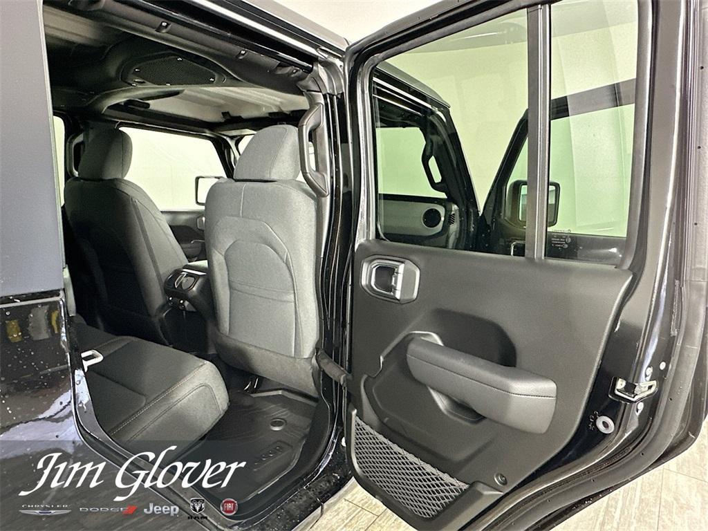 new 2025 Jeep Gladiator car, priced at $43,035