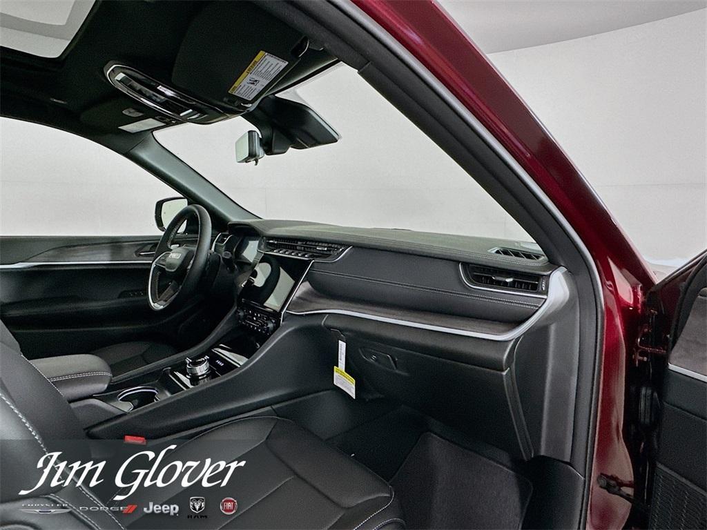 new 2025 Jeep Grand Cherokee car, priced at $47,589