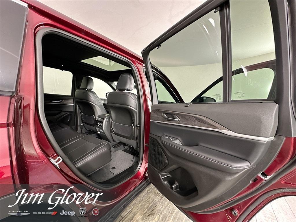 new 2025 Jeep Grand Cherokee car, priced at $47,589