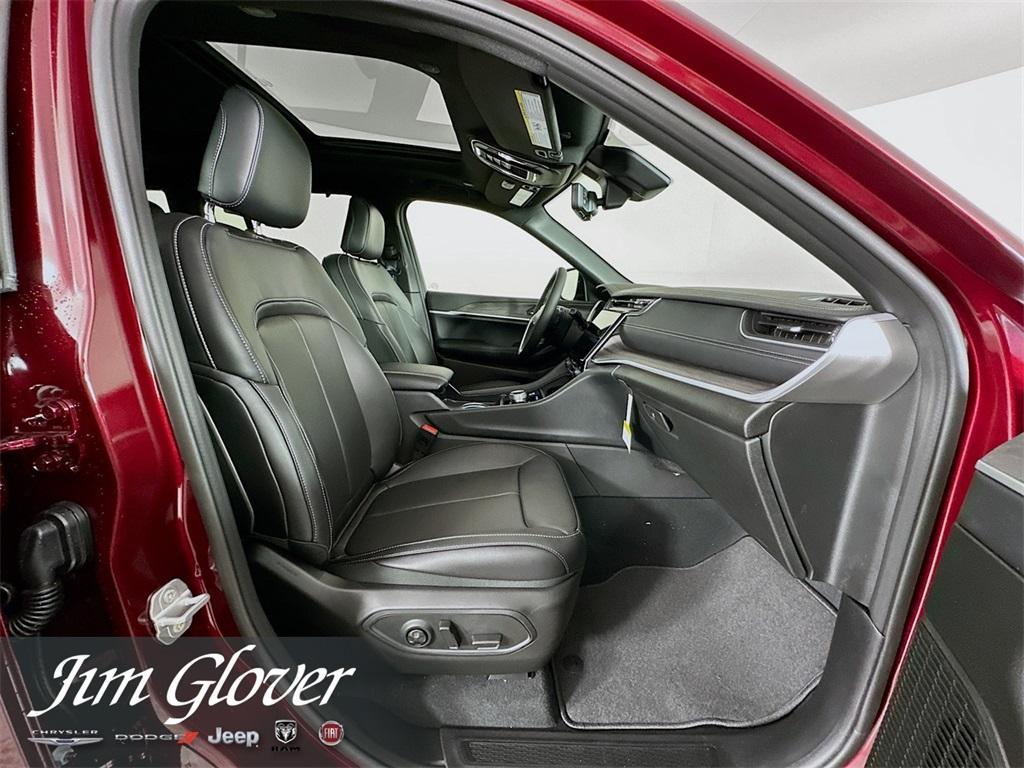 new 2025 Jeep Grand Cherokee car, priced at $47,589