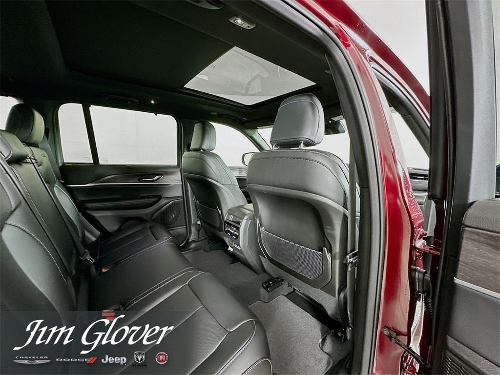 new 2025 Jeep Grand Cherokee car, priced at $47,589