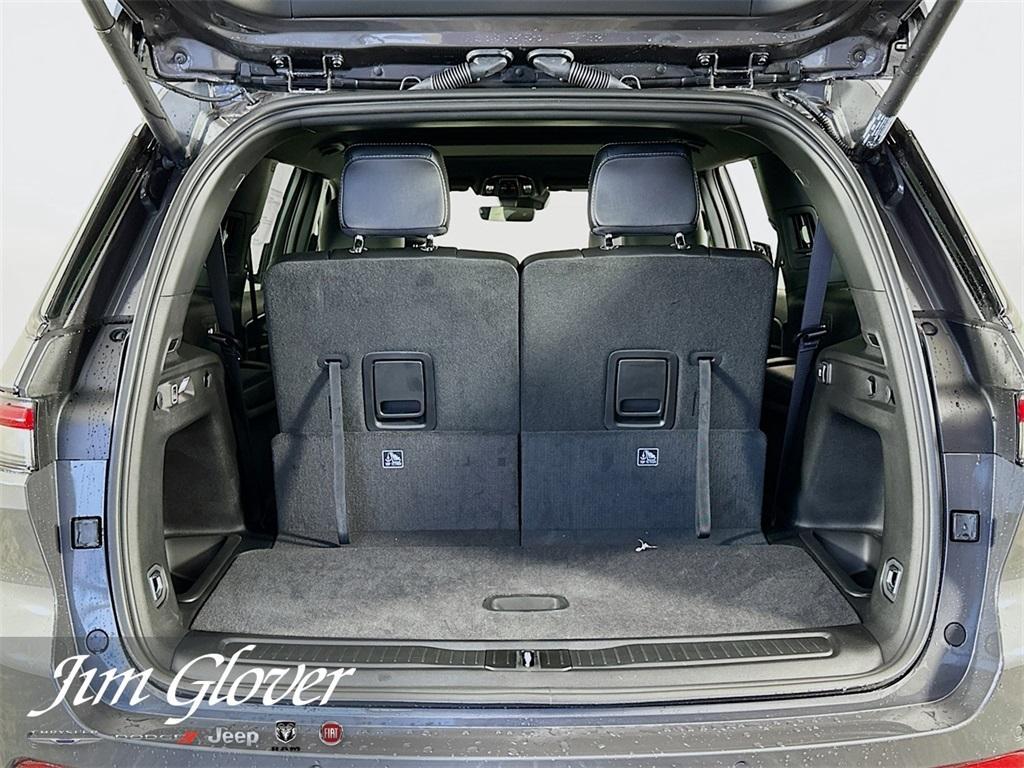 new 2025 Jeep Grand Cherokee L car, priced at $43,575