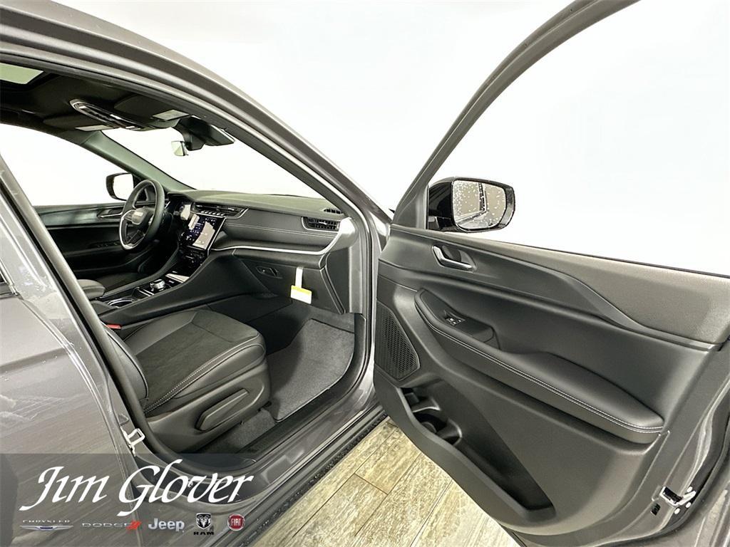 new 2025 Jeep Grand Cherokee L car, priced at $43,575