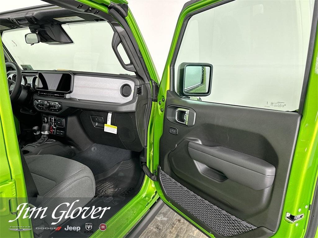new 2025 Jeep Wrangler car, priced at $45,131