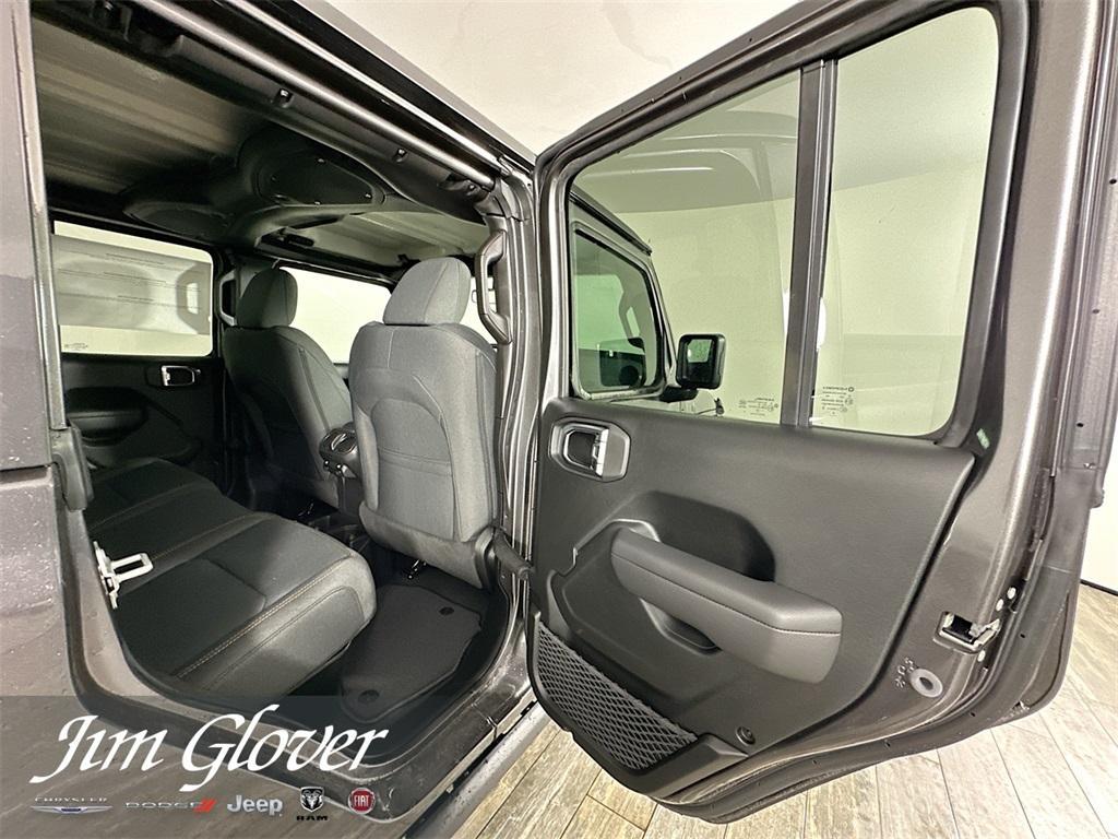 new 2025 Jeep Gladiator car, priced at $39,910