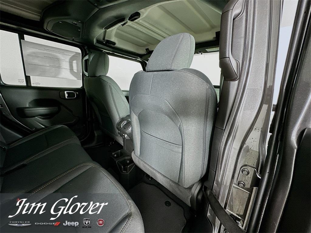 new 2025 Jeep Gladiator car, priced at $39,910