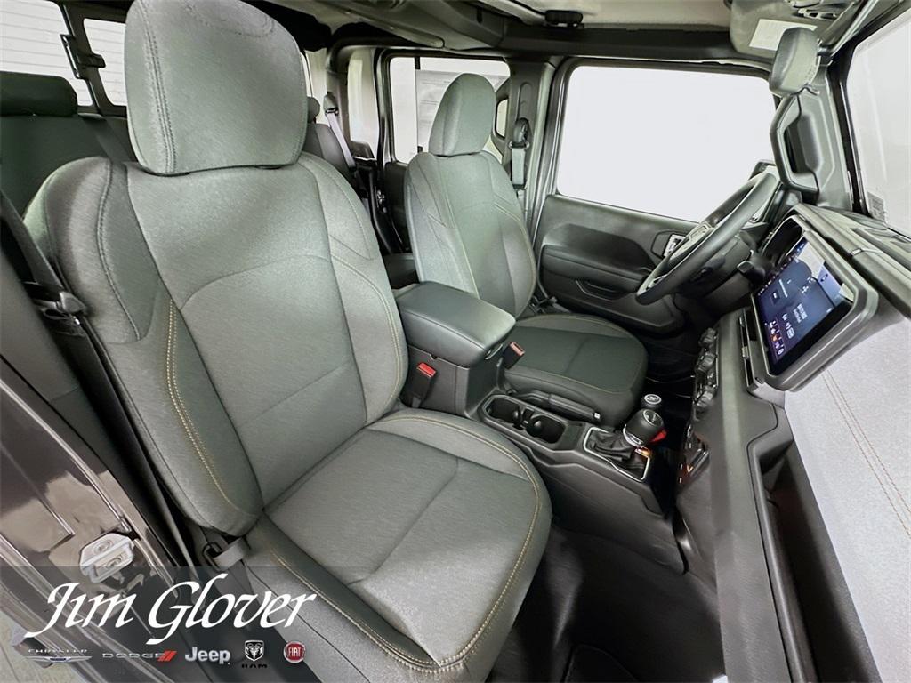 new 2025 Jeep Gladiator car, priced at $39,910