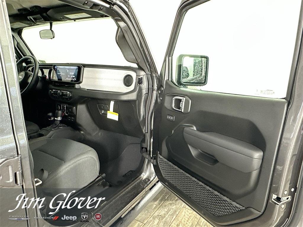 new 2025 Jeep Gladiator car, priced at $39,910