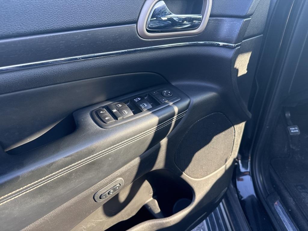 used 2016 Jeep Grand Cherokee car, priced at $14,226