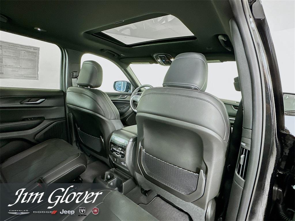 new 2025 Jeep Grand Cherokee L car, priced at $43,301