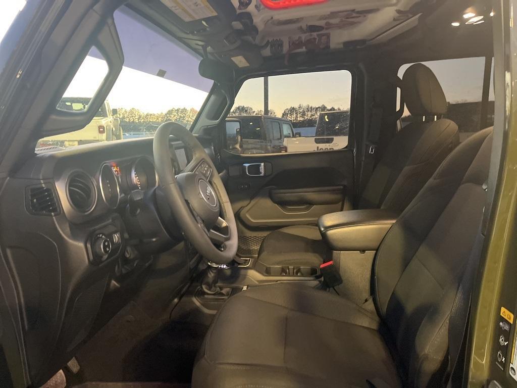 used 2023 Jeep Gladiator car, priced at $36,396