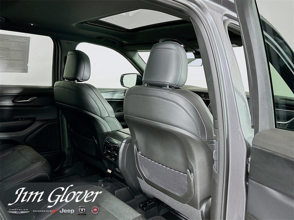 new 2025 Jeep Grand Cherokee L car, priced at $42,934