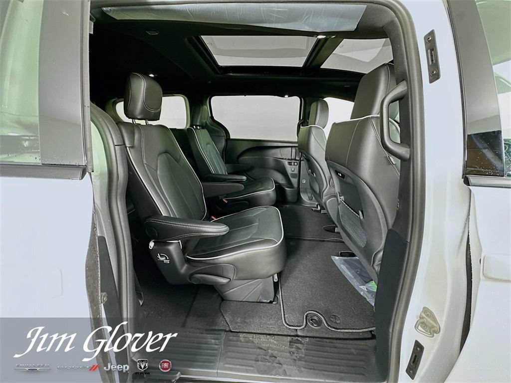 new 2025 Chrysler Pacifica car, priced at $49,846