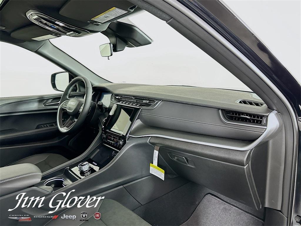 new 2025 Jeep Grand Cherokee car, priced at $41,524
