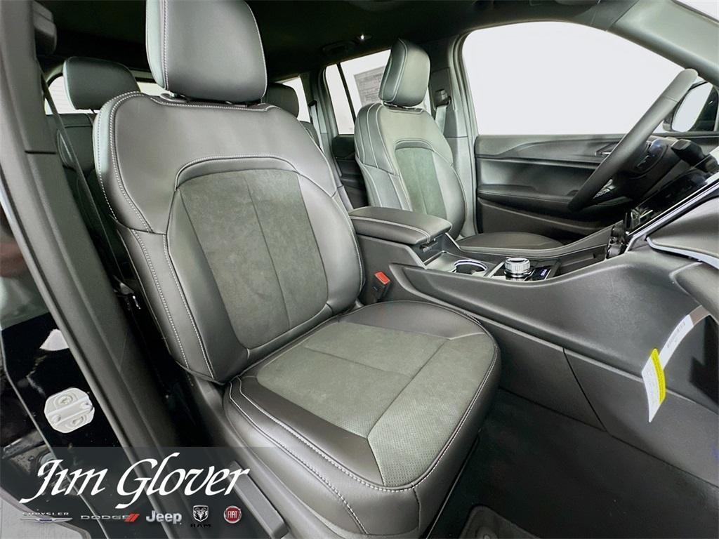 new 2025 Jeep Grand Cherokee car, priced at $41,524