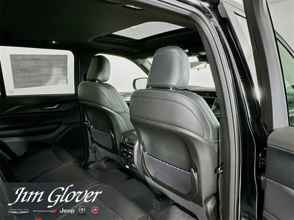 new 2025 Jeep Grand Cherokee car, priced at $41,524