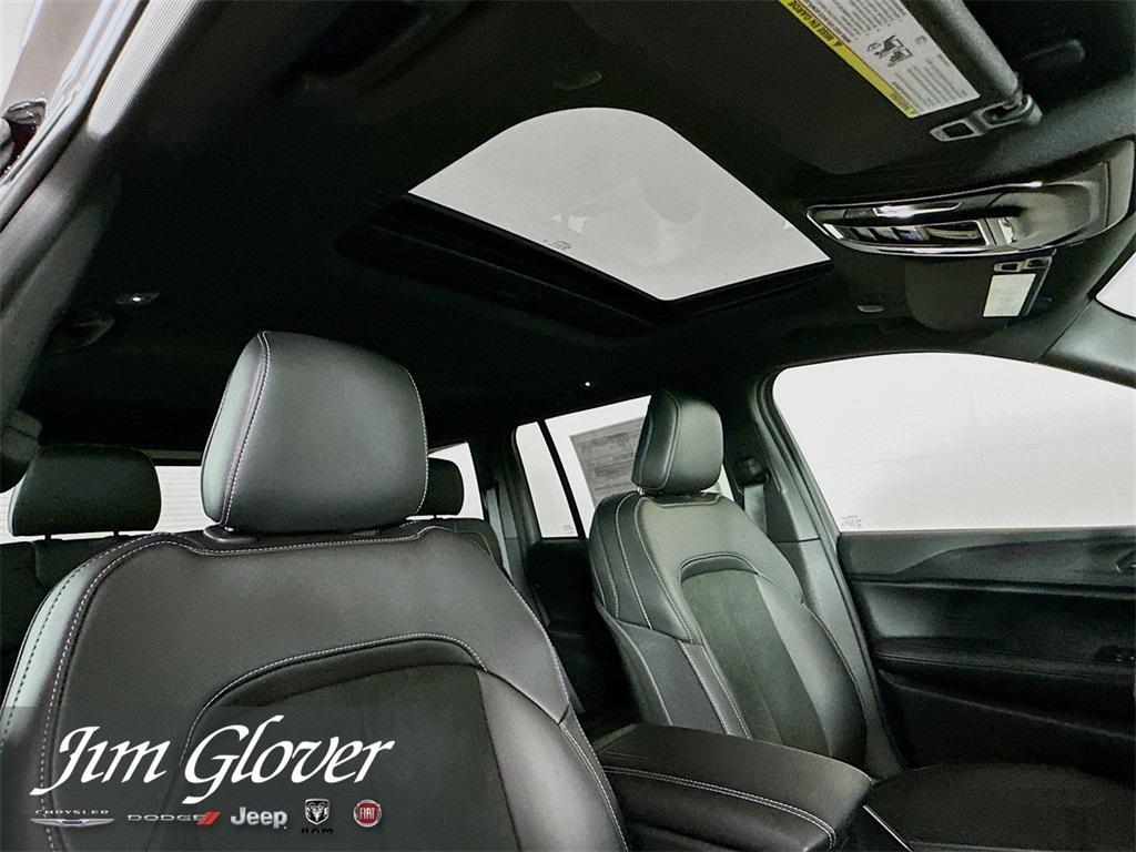 new 2025 Jeep Grand Cherokee car, priced at $41,524