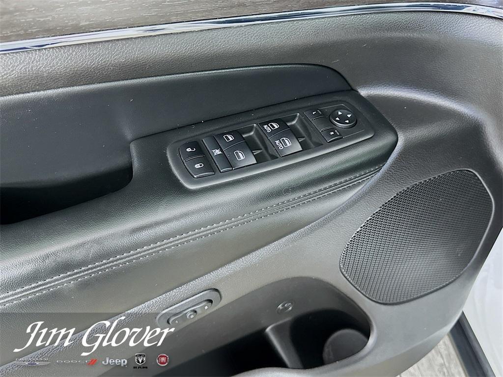 used 2018 Jeep Grand Cherokee car, priced at $15,307