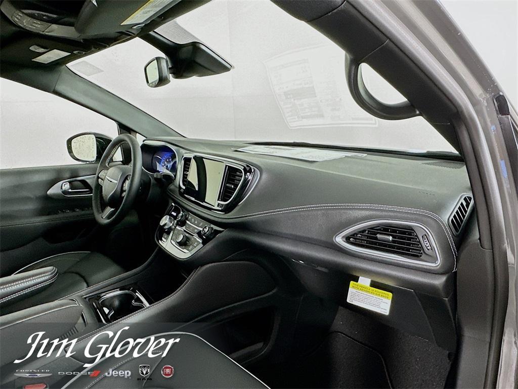new 2025 Chrysler Pacifica car, priced at $48,840
