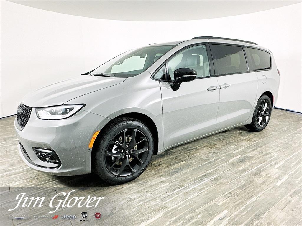 new 2025 Chrysler Pacifica car, priced at $48,840