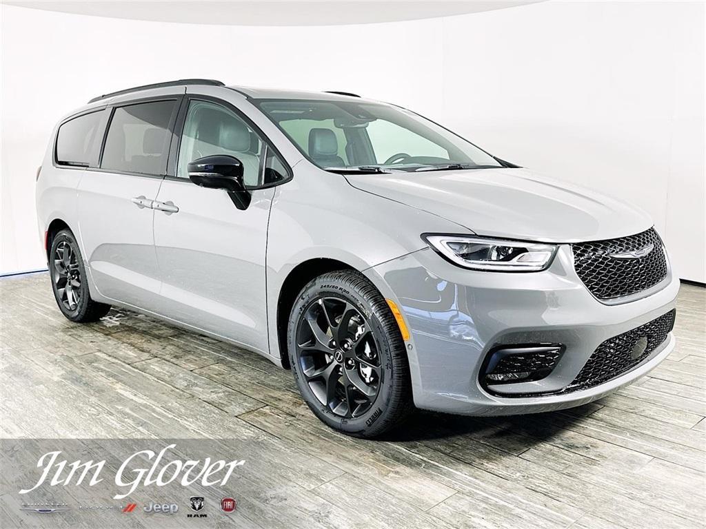 new 2025 Chrysler Pacifica car, priced at $48,840