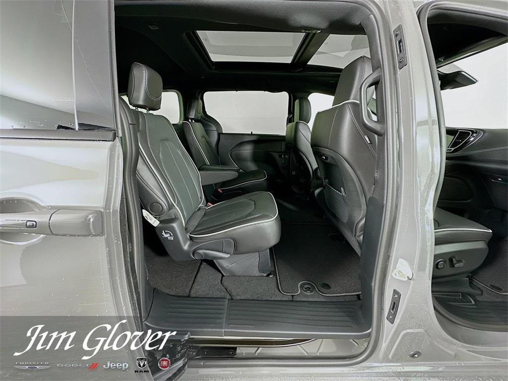 new 2025 Chrysler Pacifica car, priced at $48,840