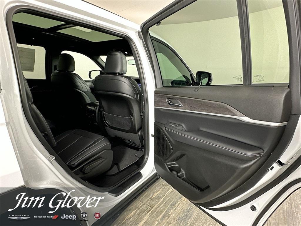 new 2025 Jeep Grand Cherokee L car, priced at $49,976