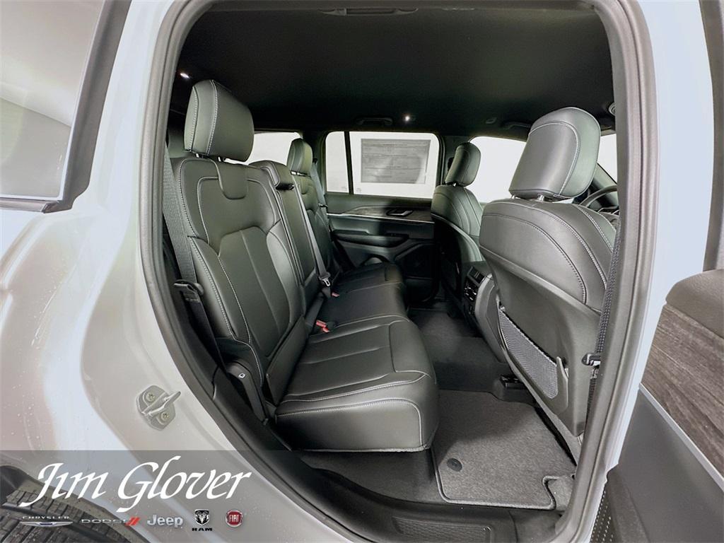new 2025 Jeep Grand Cherokee car, priced at $43,595