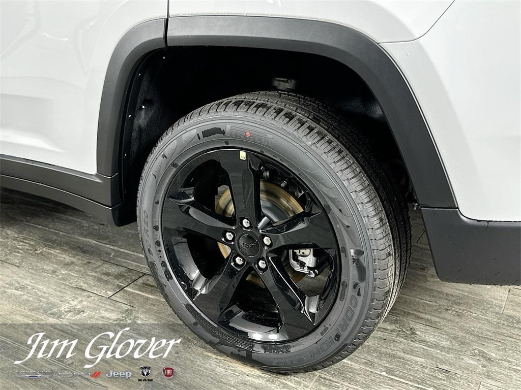 new 2025 Jeep Grand Cherokee car, priced at $43,595
