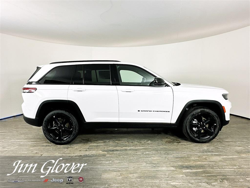 new 2025 Jeep Grand Cherokee car, priced at $43,595