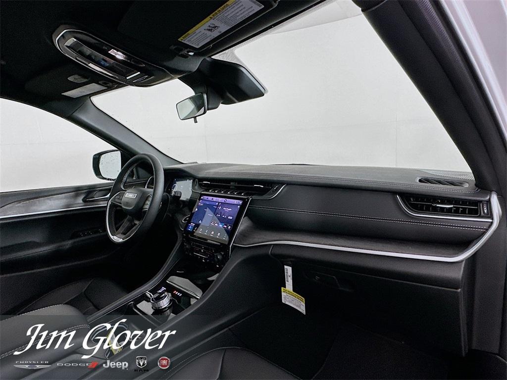 new 2025 Jeep Grand Cherokee car, priced at $43,595