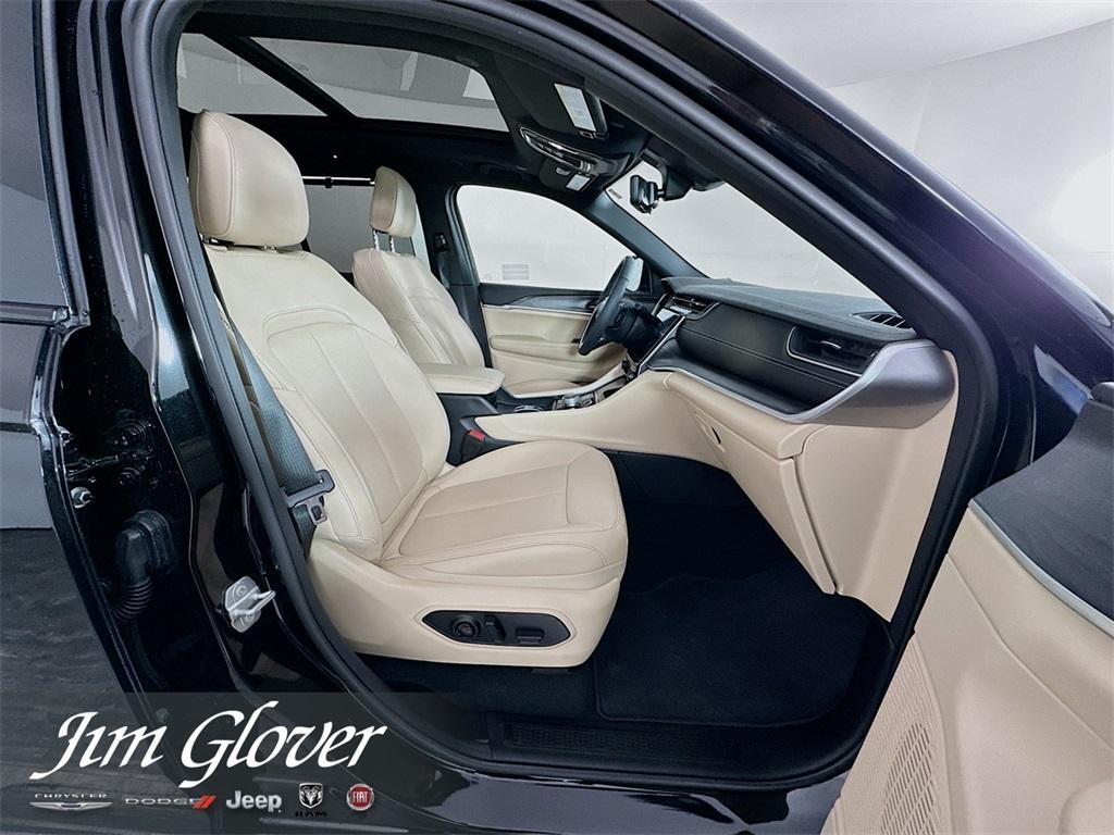 new 2025 Jeep Grand Cherokee car, priced at $44,709