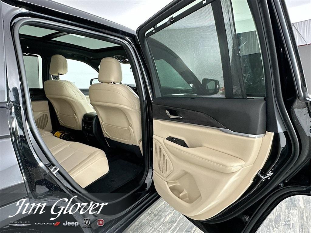 new 2025 Jeep Grand Cherokee car, priced at $44,709