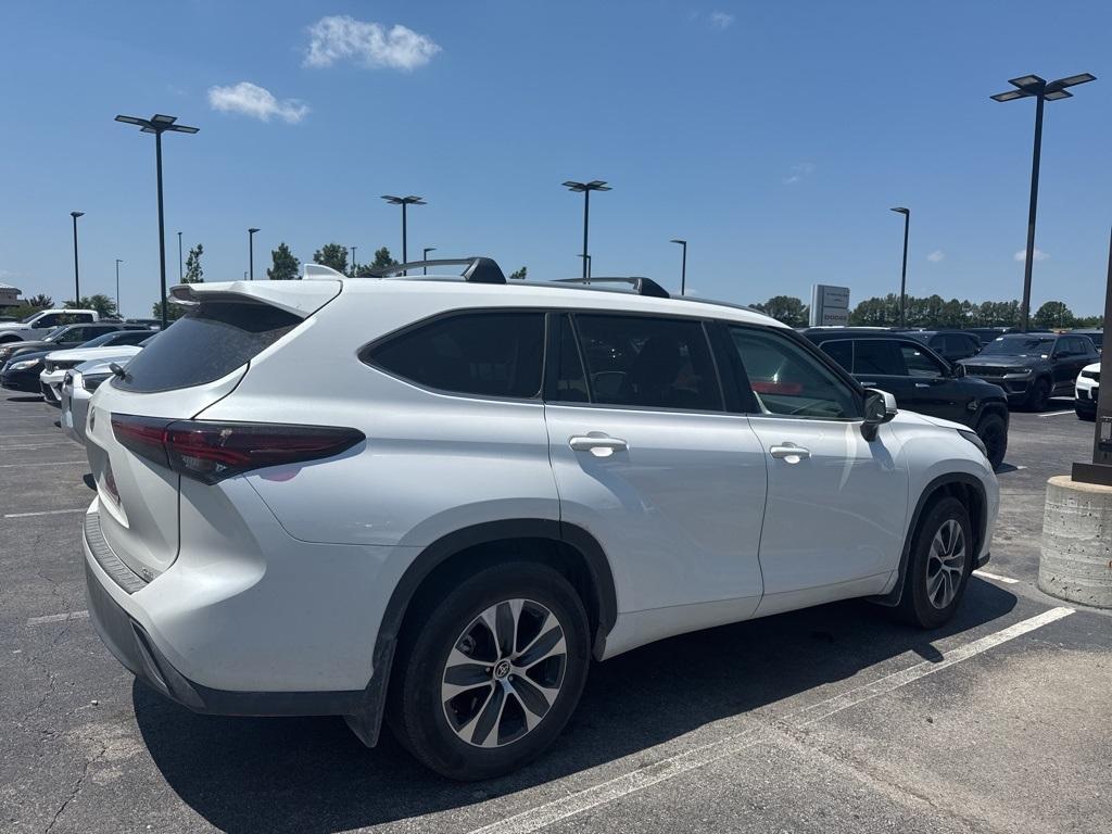 used 2024 Toyota Highlander car, priced at $43,989