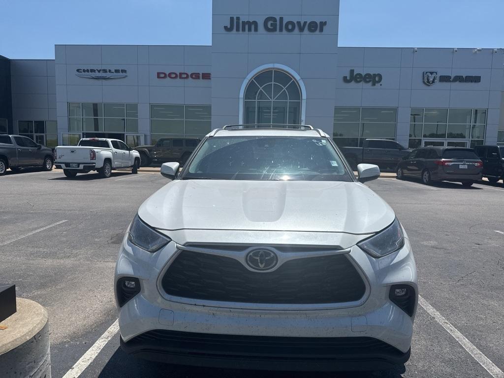 used 2024 Toyota Highlander car, priced at $43,989