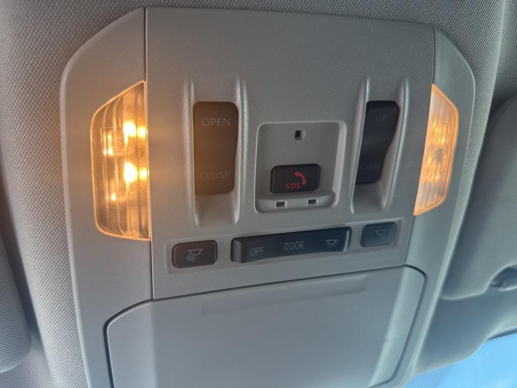 used 2024 Toyota Highlander car, priced at $43,989
