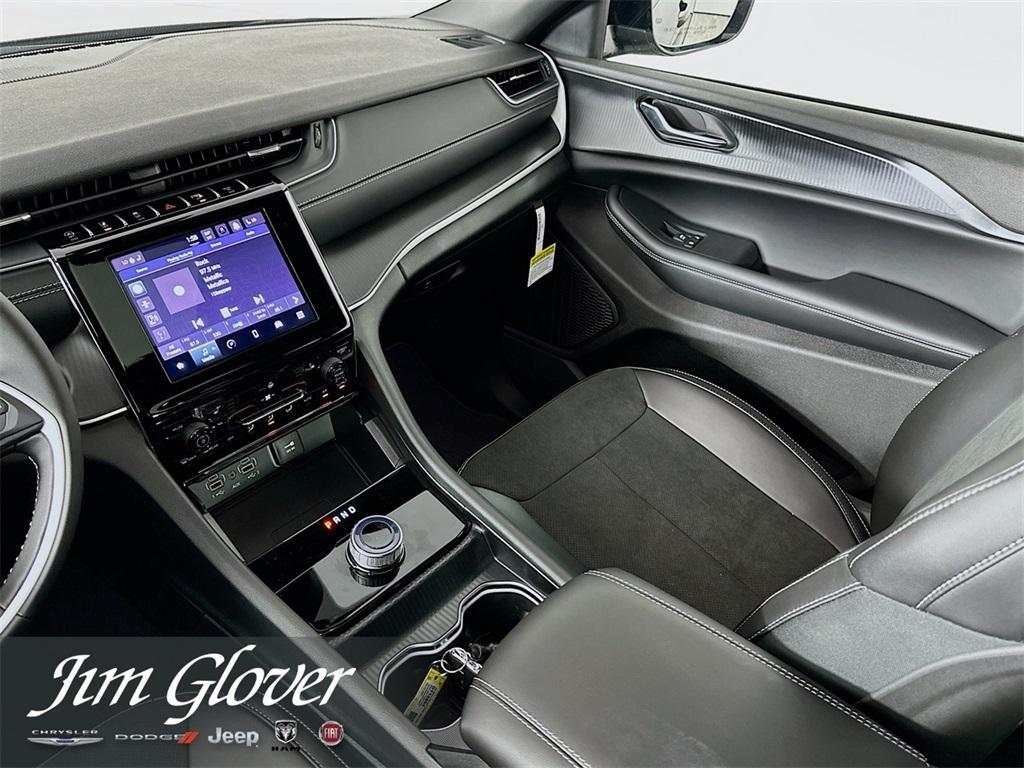new 2025 Jeep Grand Cherokee L car, priced at $43,301