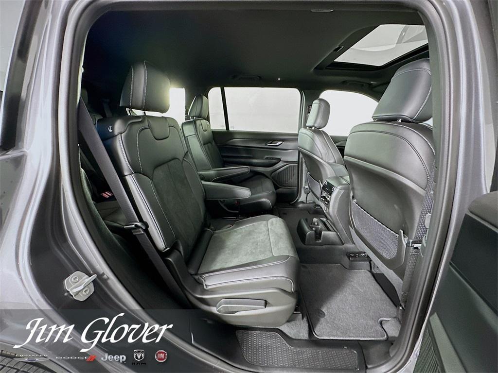 new 2025 Jeep Grand Cherokee L car, priced at $43,301