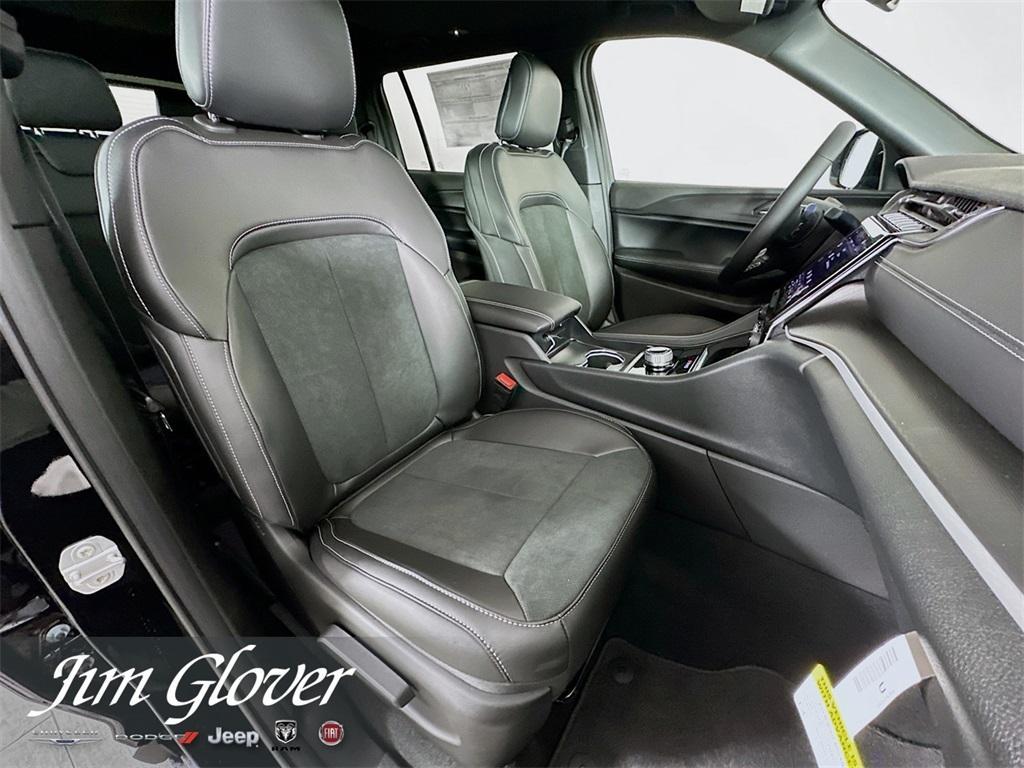 new 2025 Jeep Grand Cherokee L car, priced at $43,575