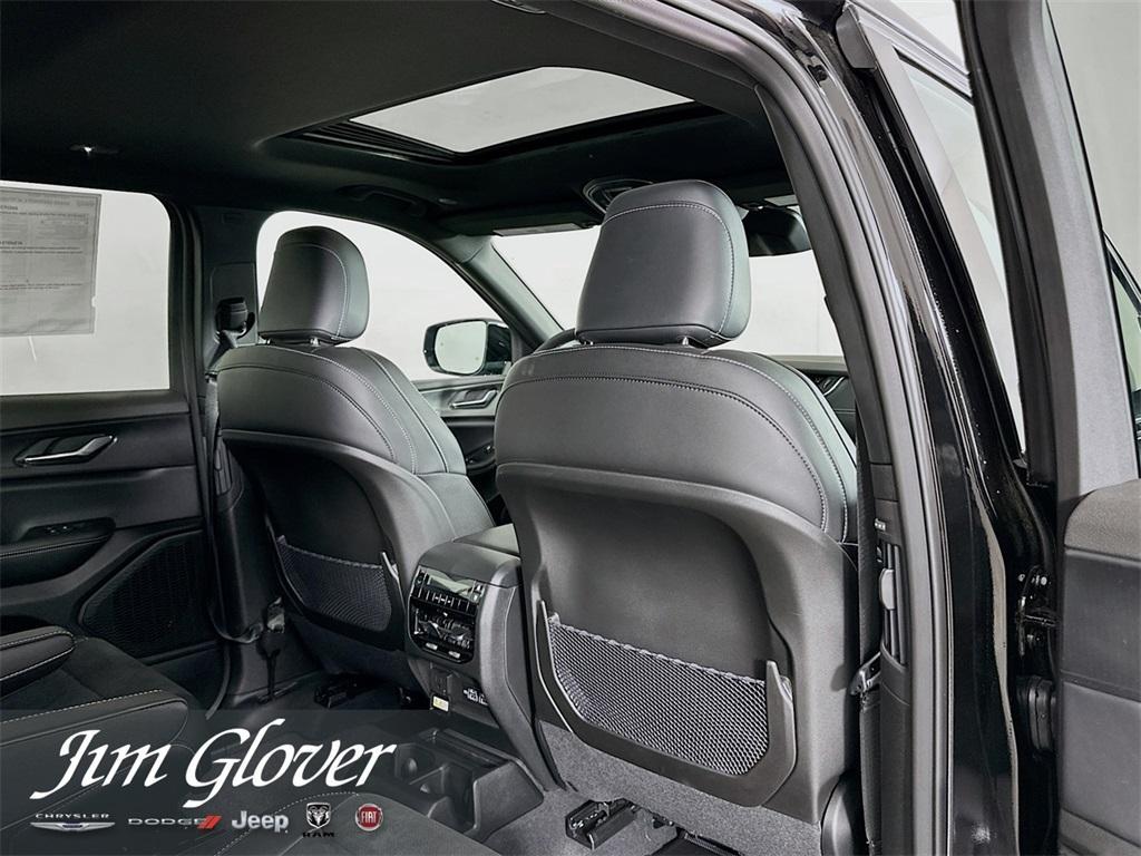 new 2025 Jeep Grand Cherokee L car, priced at $43,575