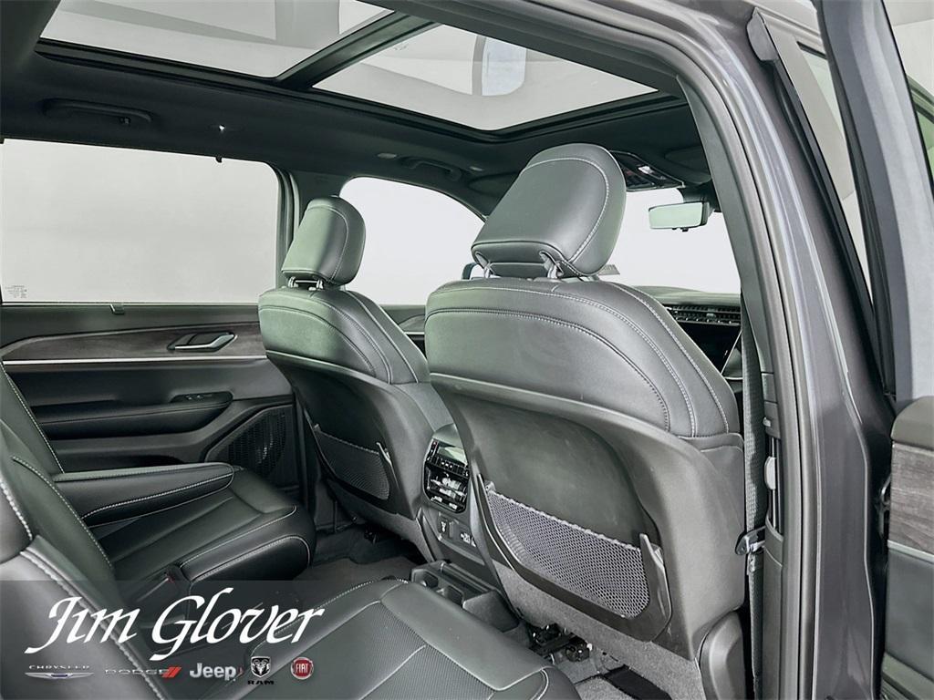 new 2025 Jeep Grand Cherokee L car, priced at $46,876