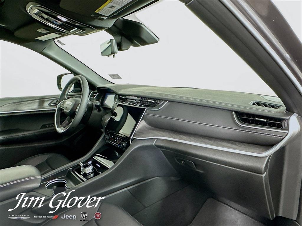 new 2025 Jeep Grand Cherokee L car, priced at $46,876