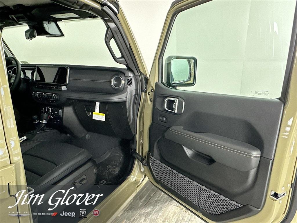 new 2025 Jeep Gladiator car, priced at $46,479