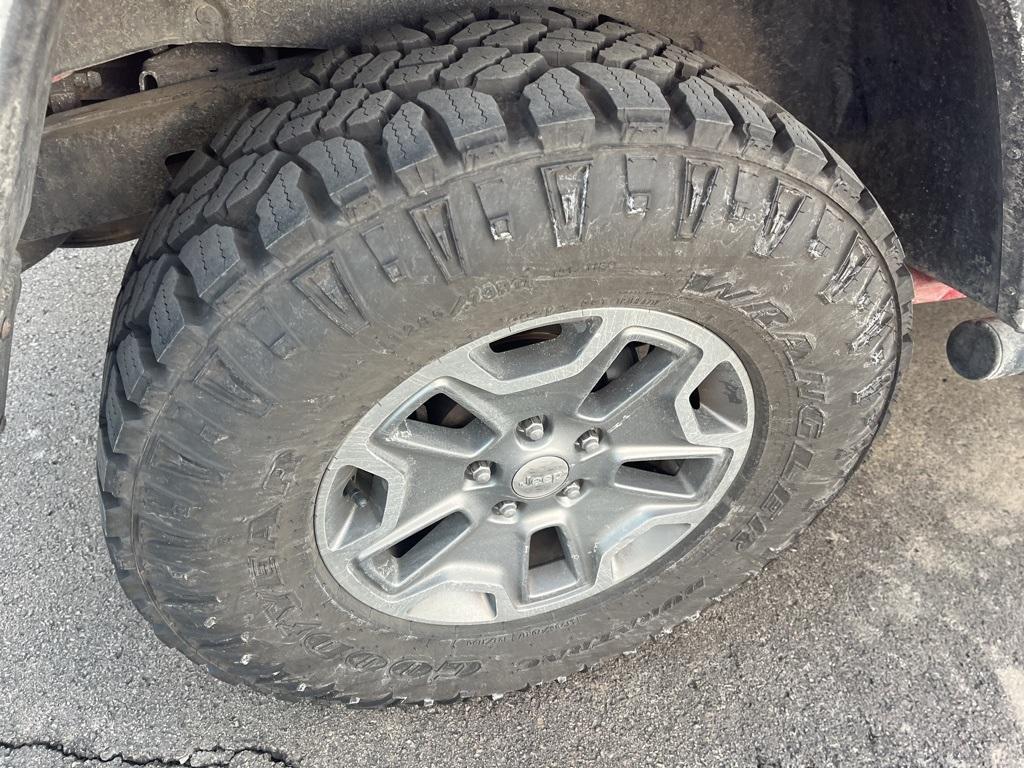used 2015 Jeep Wrangler Unlimited car, priced at $20,594