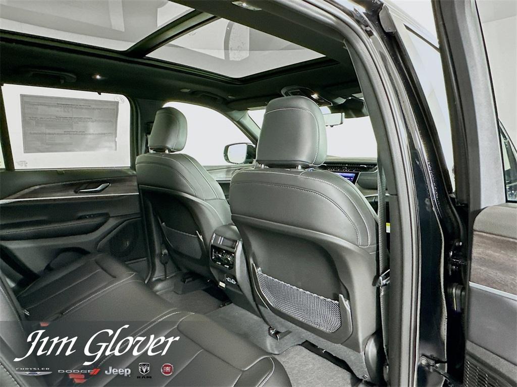 new 2025 Jeep Grand Cherokee car, priced at $49,034
