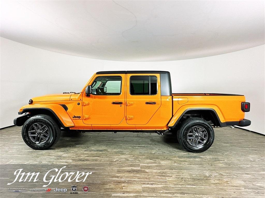 new 2025 Jeep Gladiator car, priced at $44,731